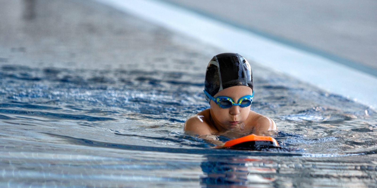 Pillo hotel child swimming www.pillohotelashbourne.com