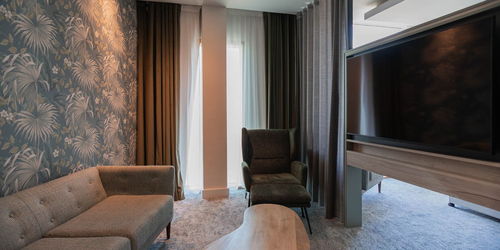 Pillo hotel bedrooms www.pillohotelashbourne.com