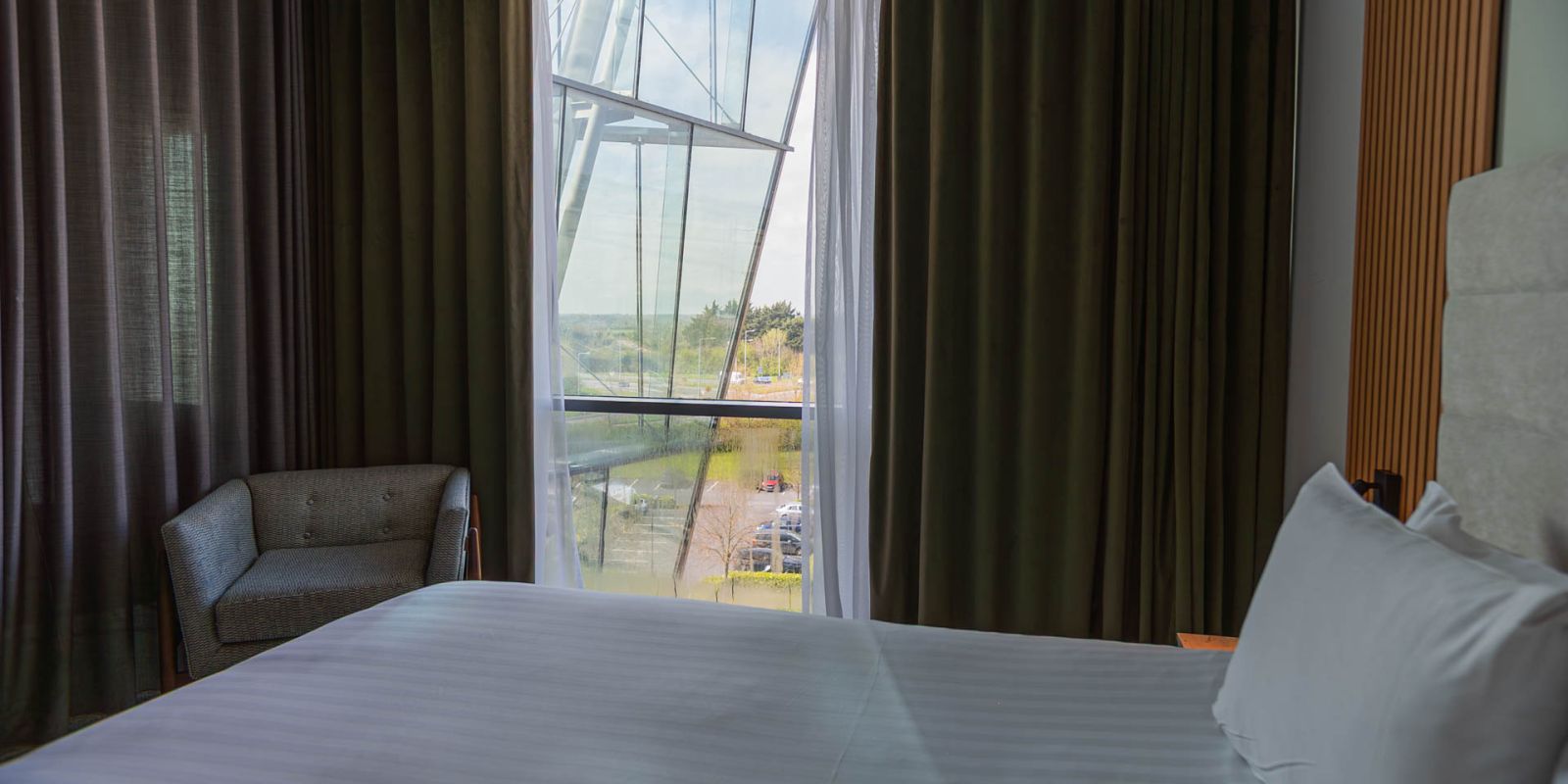 Pillo hotel bedrooms www.pillohotelashbourne.com
