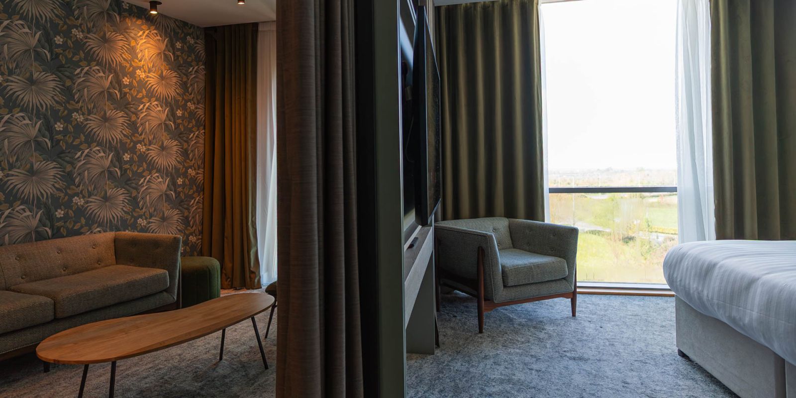 Pillo hotel bedrooms www.pillohotelashbourne.com