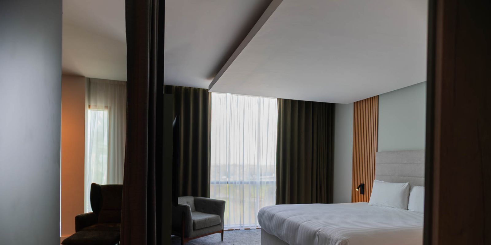 Pillo hotel bedrooms www.pillohotelashbourne.com