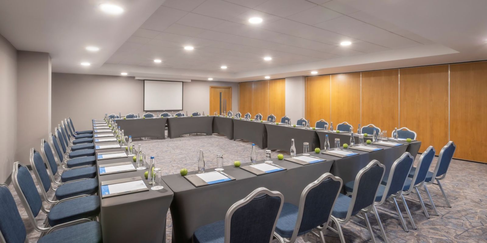 Pillo hotel boardroom resized www.pillohotelashbourne.com